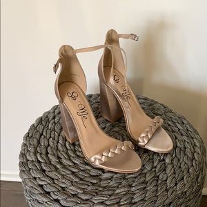 Champagne High-heeled Sandal (never worn - size 7)